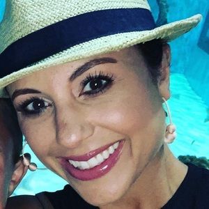 Meet your Posher, Cara